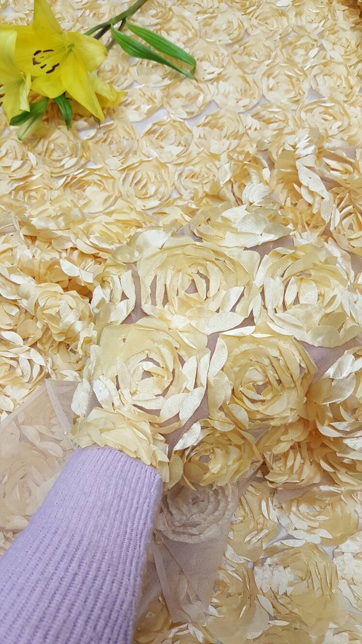 Light Gold Lace 3d Roses Fabric Satin On Mesh Floral Flowers Prom Fabric Sold By The Yard Gown Quinceañera Bridal Evening Decoration