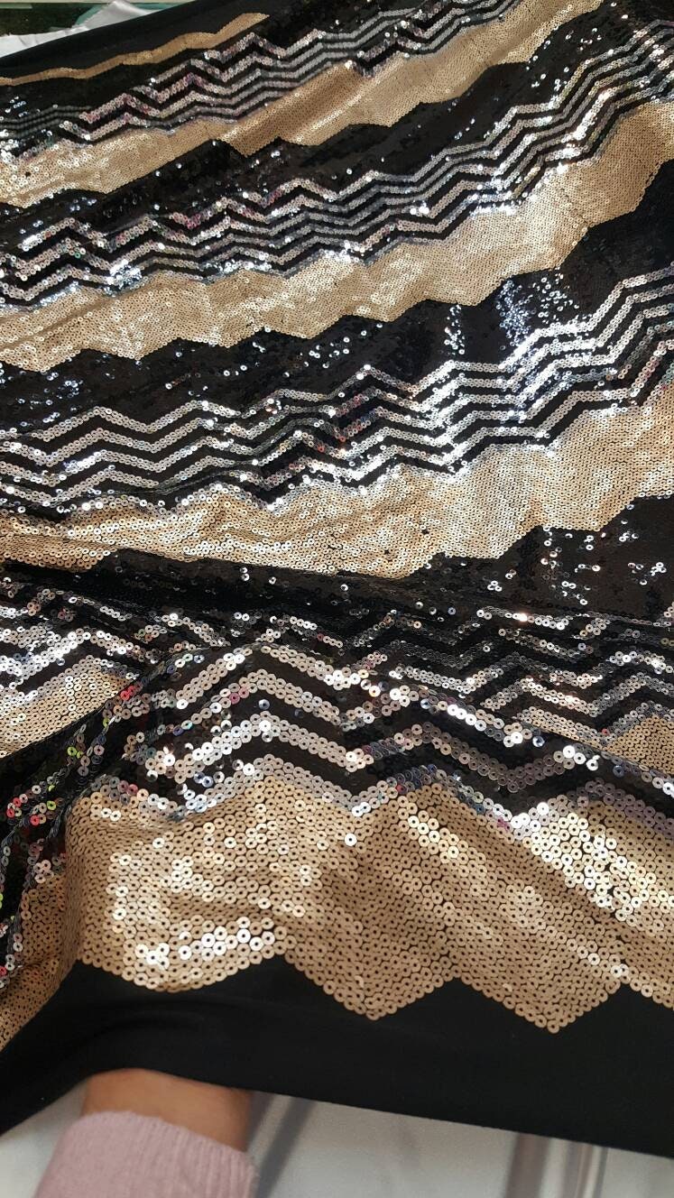 Gold Silver Negro Sequin Chevron Fabric Sold By The Yard Gown Prom Bridal Dress 1 Way Stretch Dancer Fabric Draping Decoration Clothing.
