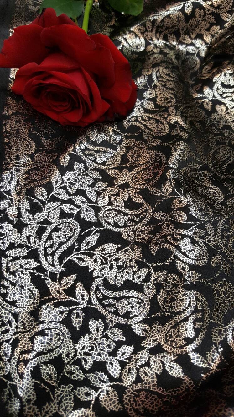 Black and Gold Shining Saten Gold Paisleys Prom Fabric Sold by the Yard Gown Quinceañera Bridal Evening Dress Decoration Draping Table Cloth