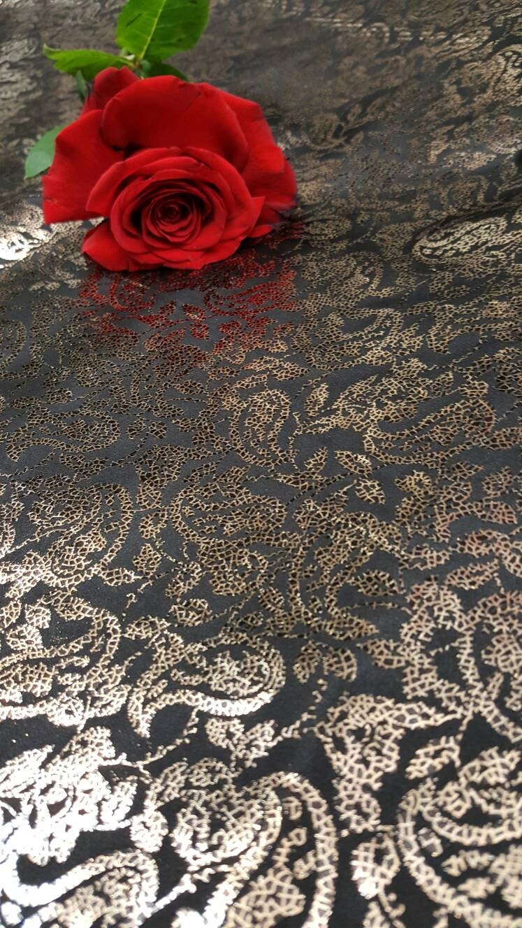 Black and Gold Shining Saten Gold Paisleys Prom Fabric Sold by the Yard Gown Quinceañera Bridal Evening Dress Decoration Draping Table Cloth