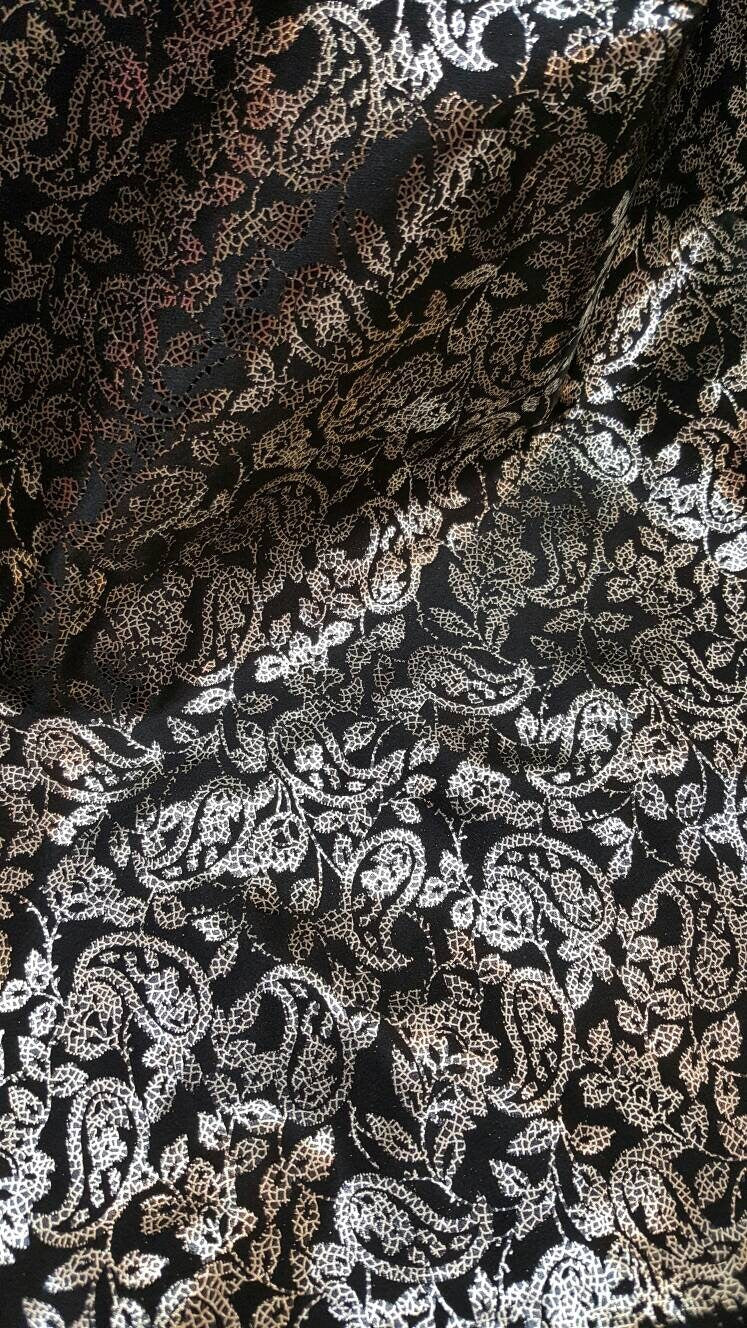 Black and Gold Shining Saten Gold Paisleys Prom Fabric Sold by the Yard Gown Quinceañera Bridal Evening Dress Decoration Draping Table Cloth