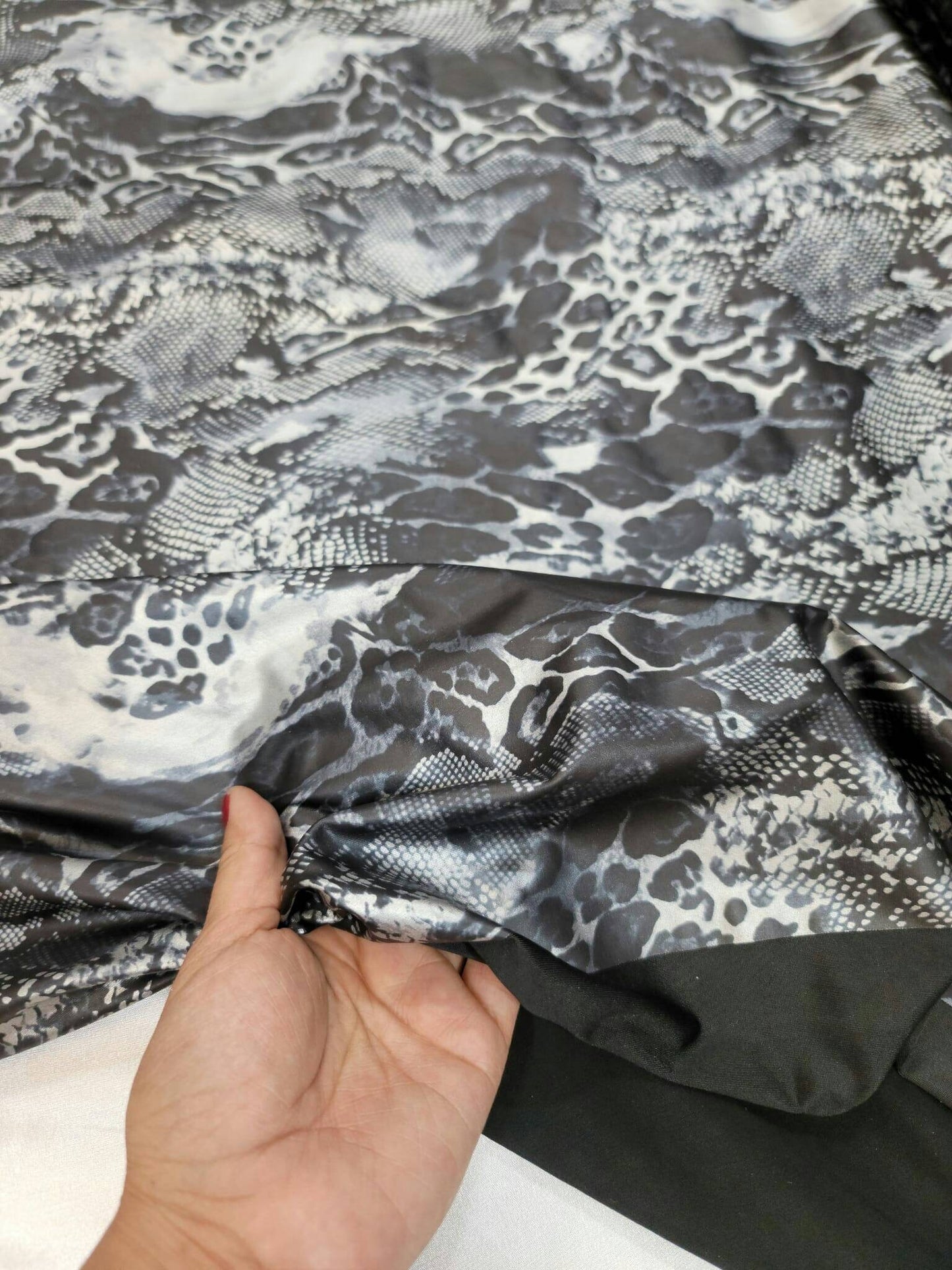 Black Snake Stretch Black and Silver Stretch Spandex Fabric Sold by the Yard Gown Prom Dress Draping Clothing Decoration Animal Print